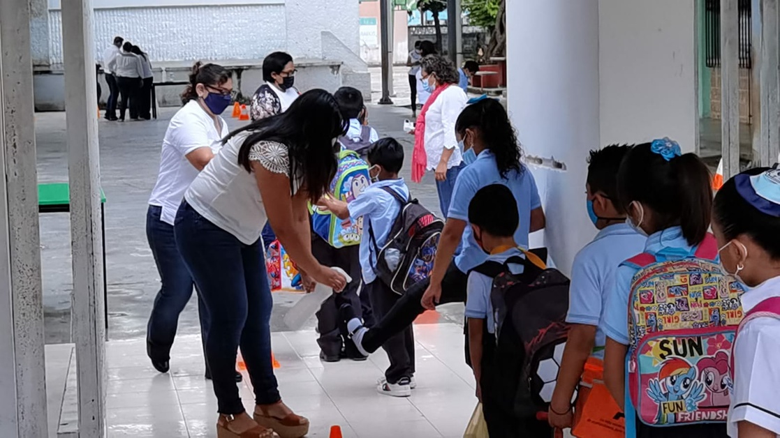 9-06-regresan-al-menos-630-mil-alumnos-a-clases-presenciales-en-yucatan-3519html-yucatanjpg-3400html-956d4573-662f-4328-a68b-0c99e1d894e4